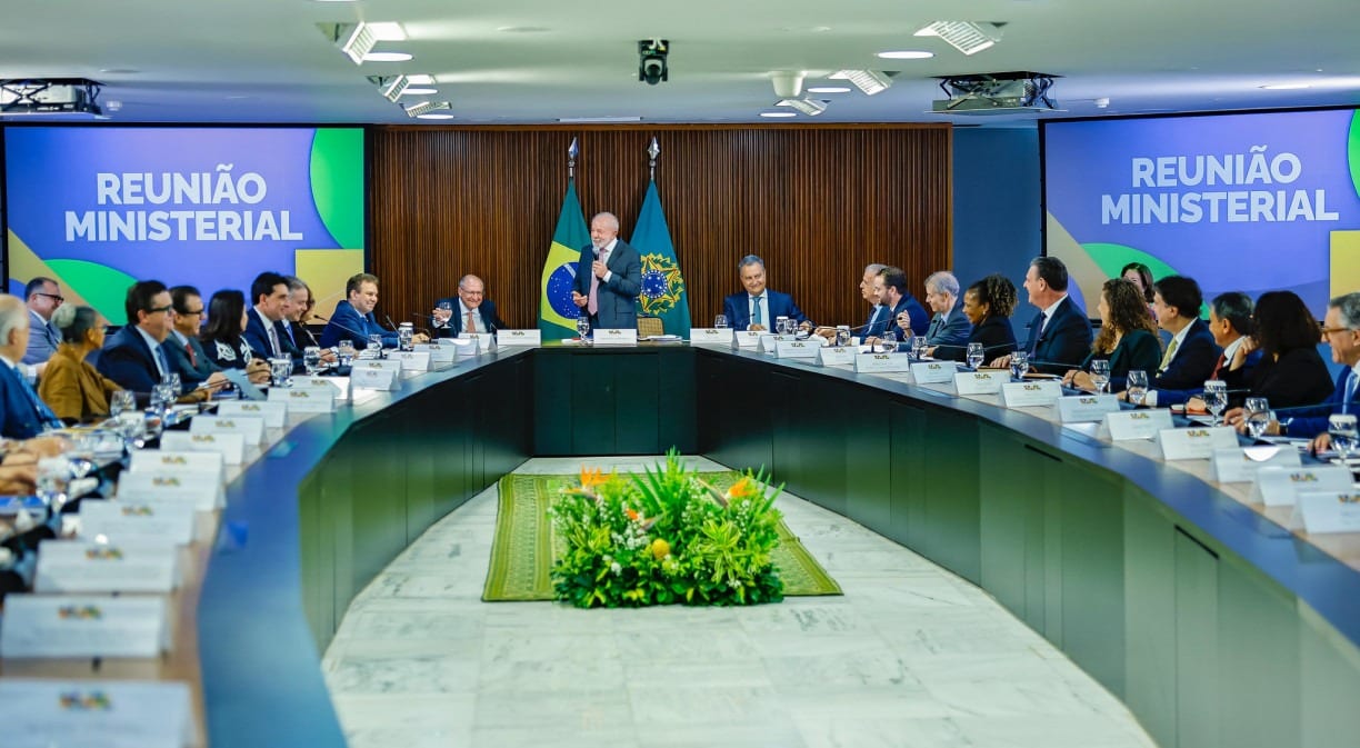Urnas refugam maioria dos ministros de Lula que concorrem nestas eleições