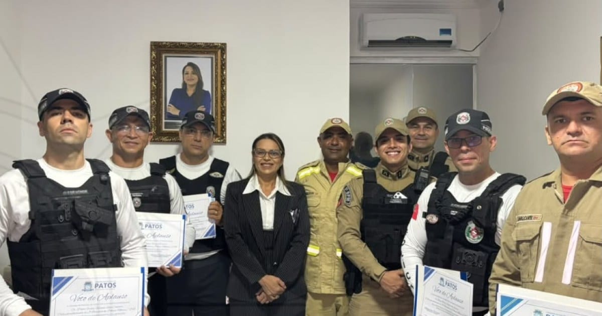 Policiais militares da Ciclopatrulha do 3º BPM recebem Voto de Aplauso na Câmara Municipal de Patos