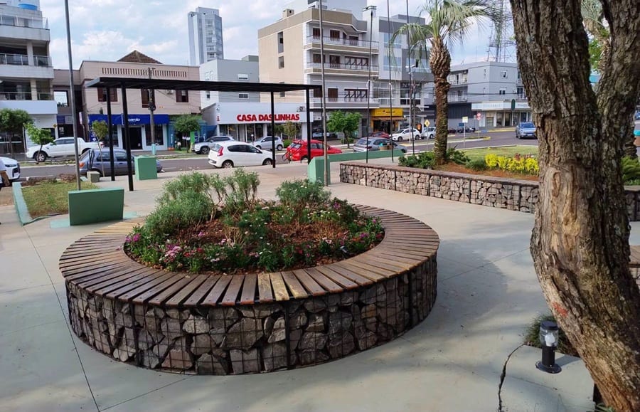 Praça da Bandeira, em Três Passos, é revitalizada e tem acesso liberado à comunidade