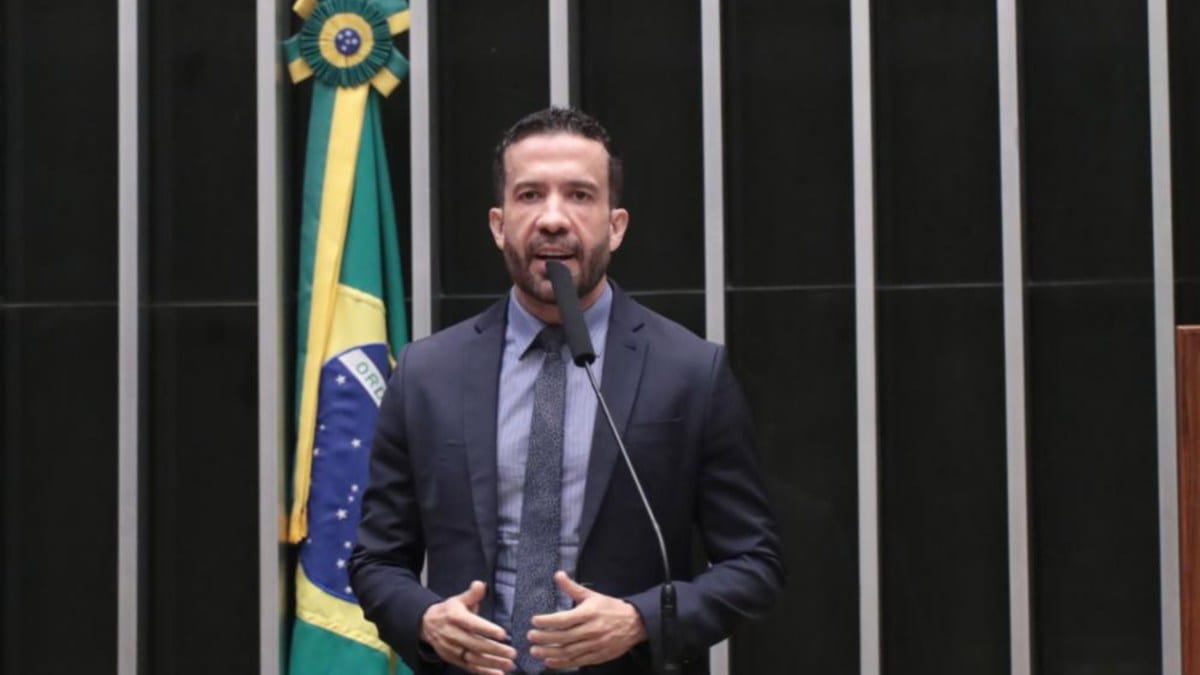 Janones diz que Lula virou o jogo nas redes sociais e prevê reeleição