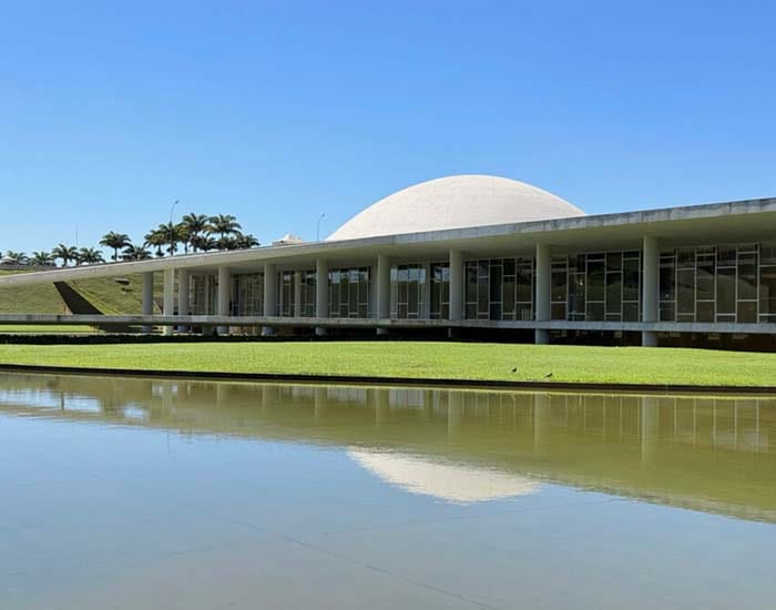 Por que você vota em um ou dois senadores e quem são os suplentes