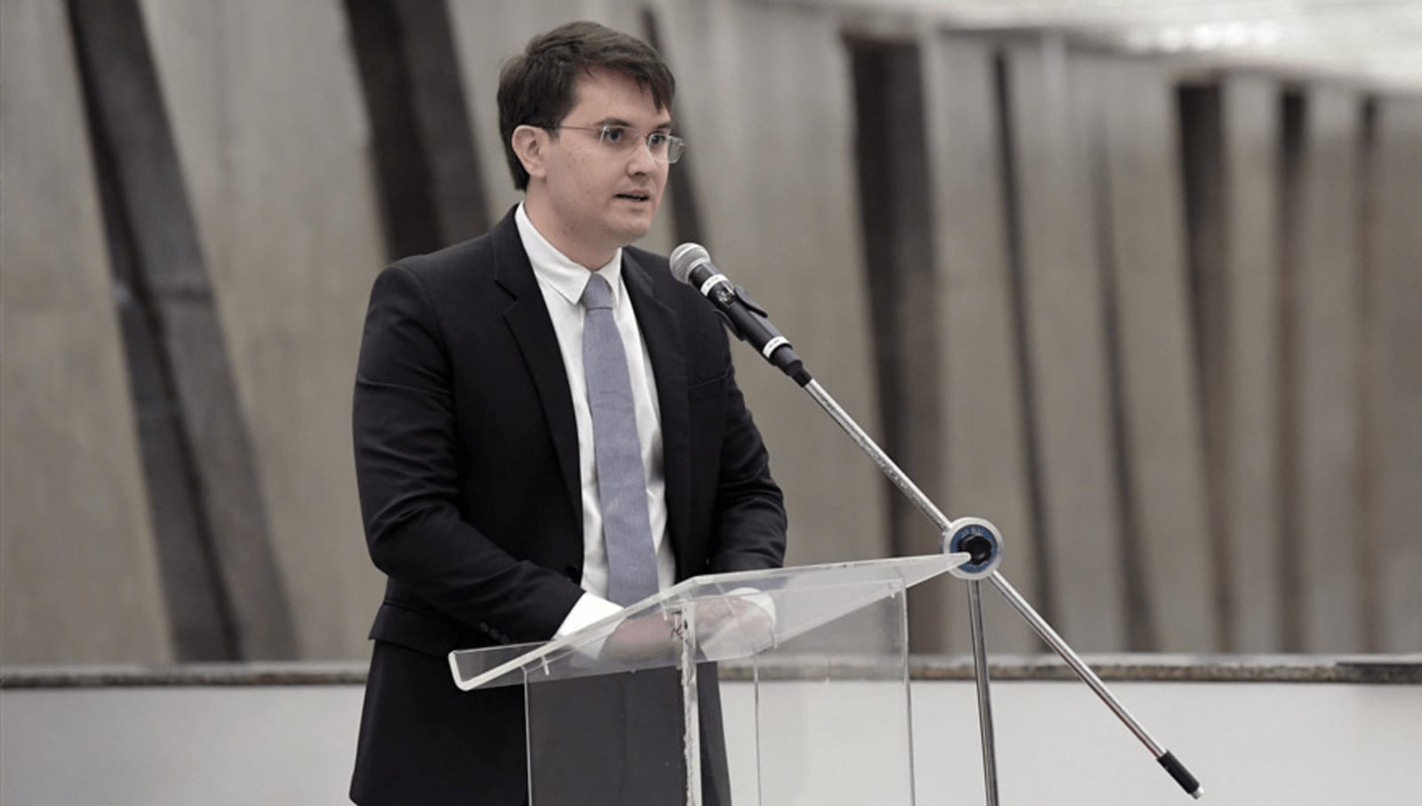 USP anula seleção vencida por filho de ministro do STJ