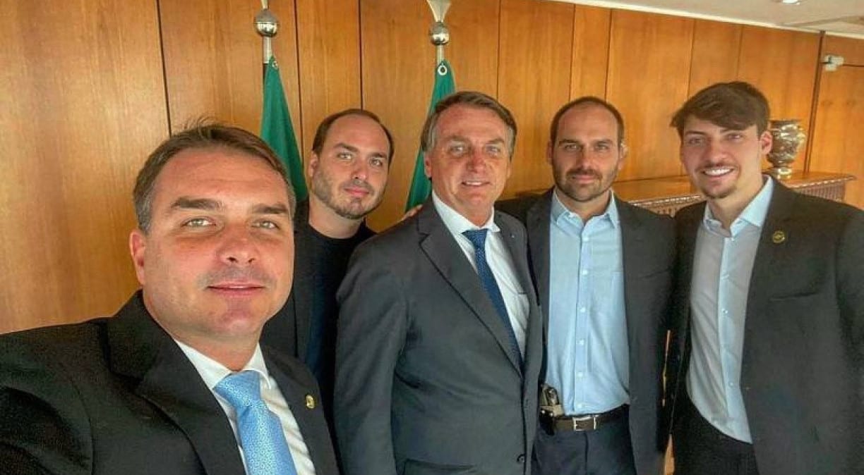 Eleições 2026: Família Bolsonaro conquista espaço no Senado e na Câmara