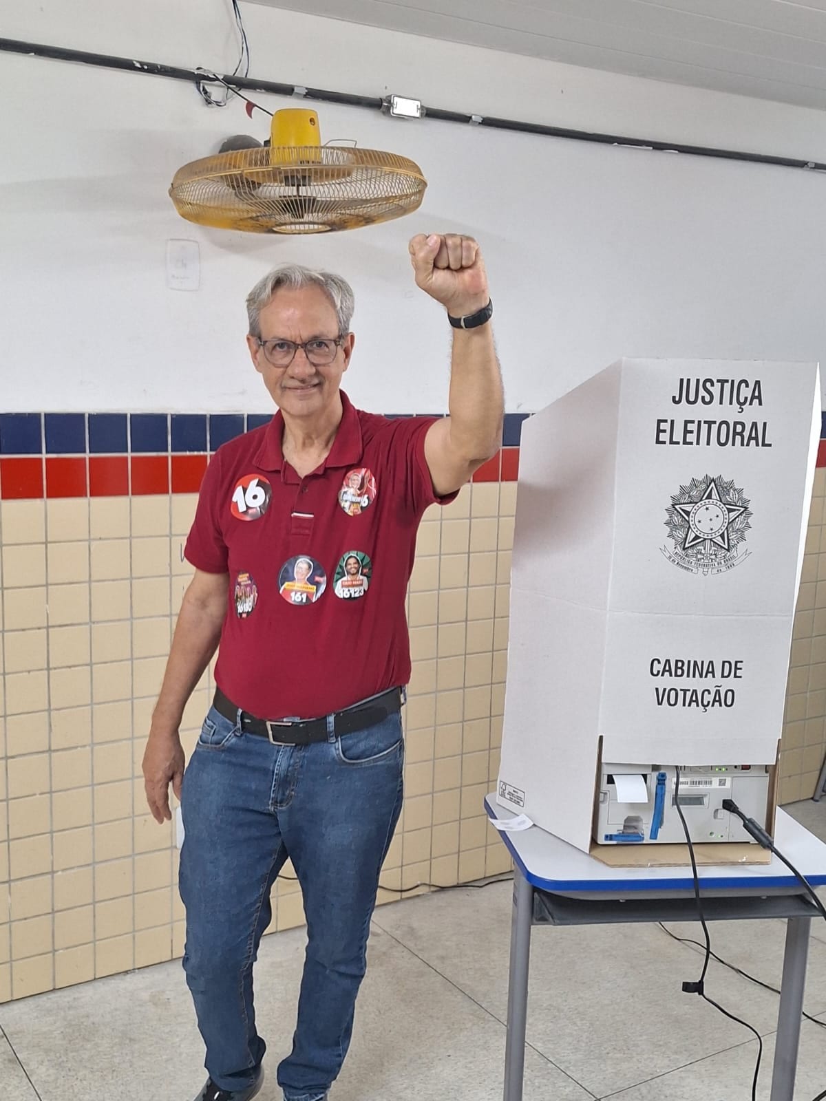 Guilherme Fonseca (PSTU) votou às 11h30 na Zona Oeste do Recife