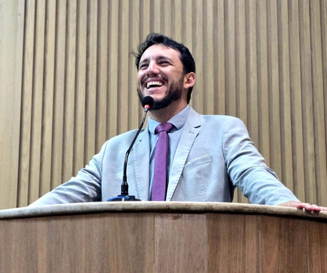 Camilo Daniel comemora vitória de Lula e repudia violência política