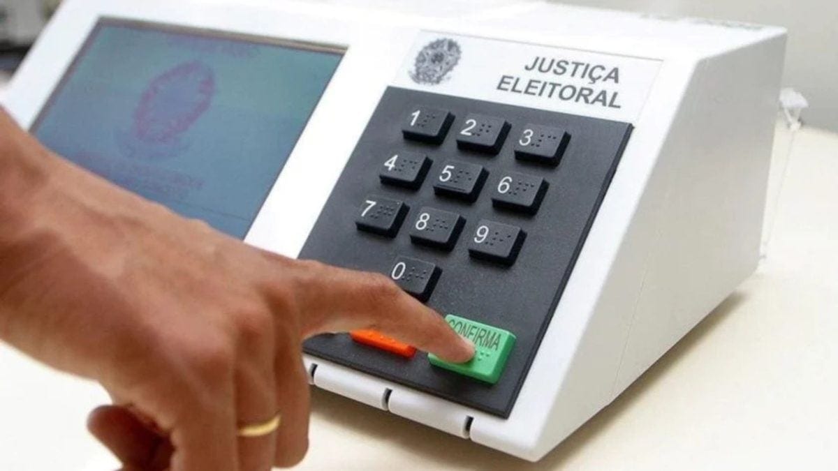 Renan Filho tem 47% e JHC 43% em 2º turno em AL, diz pesquisa