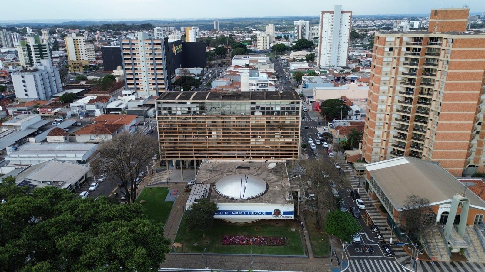 Concurso da Prefeitura de Marília prevê salários iniciais de até R$ 8 mil