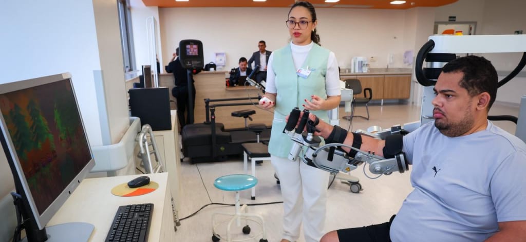 Presidente e ministro da Saúde visitam Diretório de Reabilitação Moderna do Hospital de Amor, em Barretos (SP)