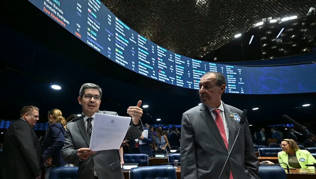 Governo recua e adia votação da PEC do fim da escala 6×1 após contagem de votos no Senado