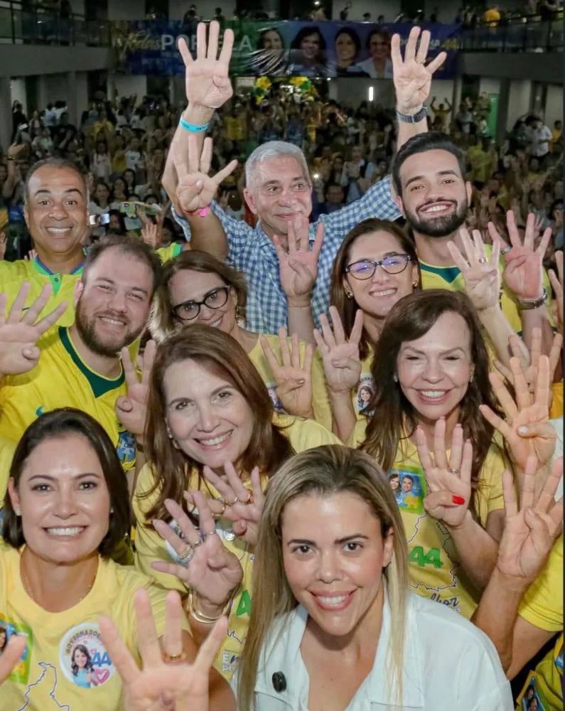 Damares diz que Dorinha 'faz o Planalto tremer' e pede 'Dorinha 44 e Flávio Bolsonaro 22'