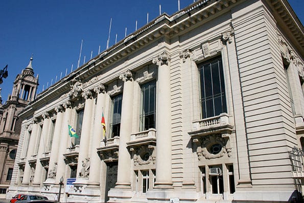 Indecisos podem decidir eleição no RS