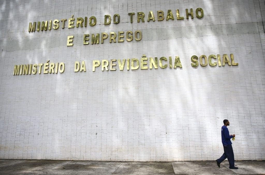 TCU barra repasses do Fundo de Amparo ao Trabalhador para sindicatos