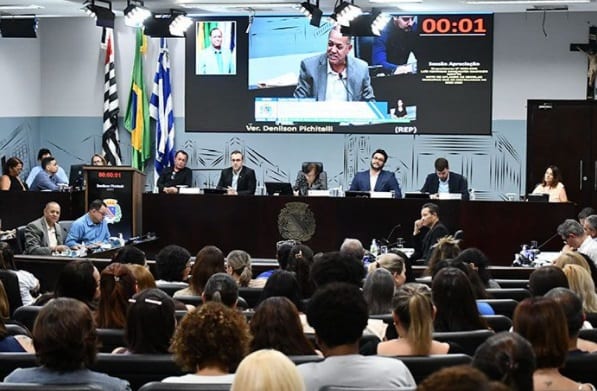 Câmara de Araçatuba vota quatro projetos em sessão transferida para terça (8)