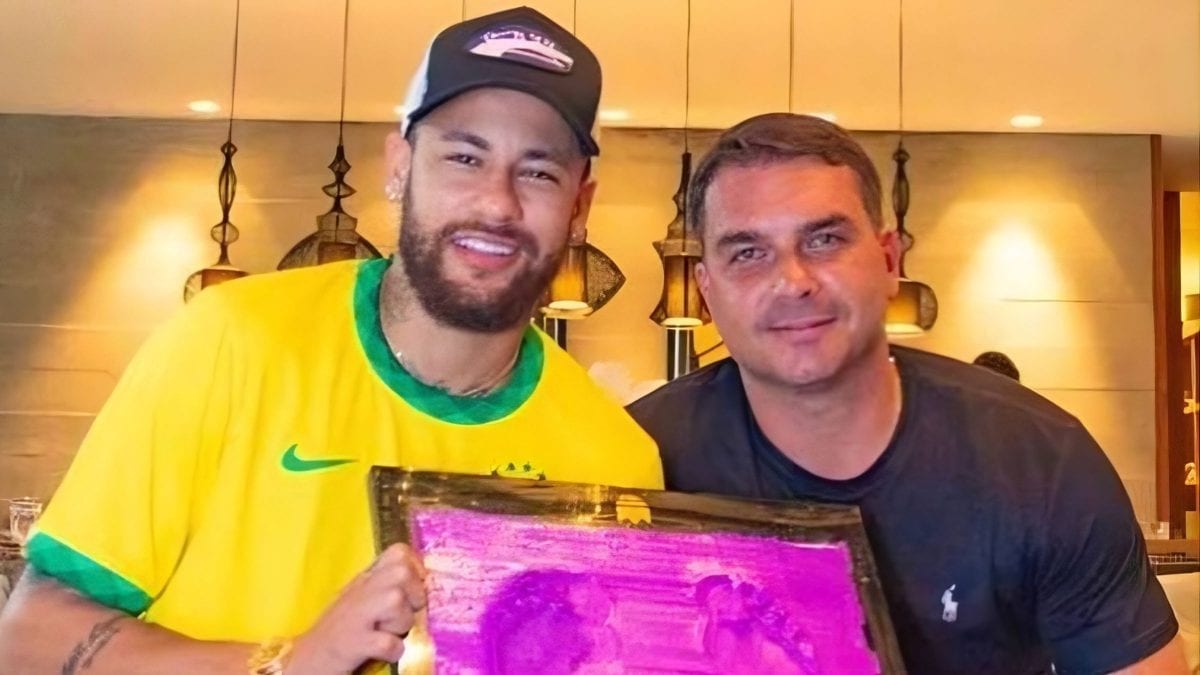 ‘Faz igual ao menino Ney’: ex-jogador da Seleção Brasileira projeta ‘98% dos atletas’ votando em Flávio Bolsonaro