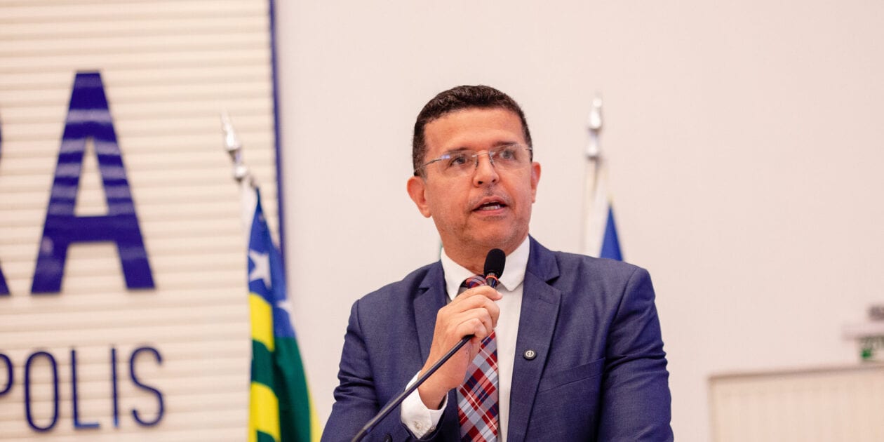Wederson Lopes rebate gestor e defende jardins de chuva de Anápolis