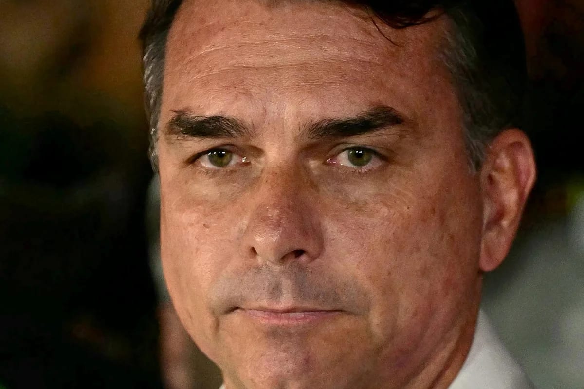 O que é asilo político? Medida pode ser solicitada por Flávio Bolsonaro nos EUA