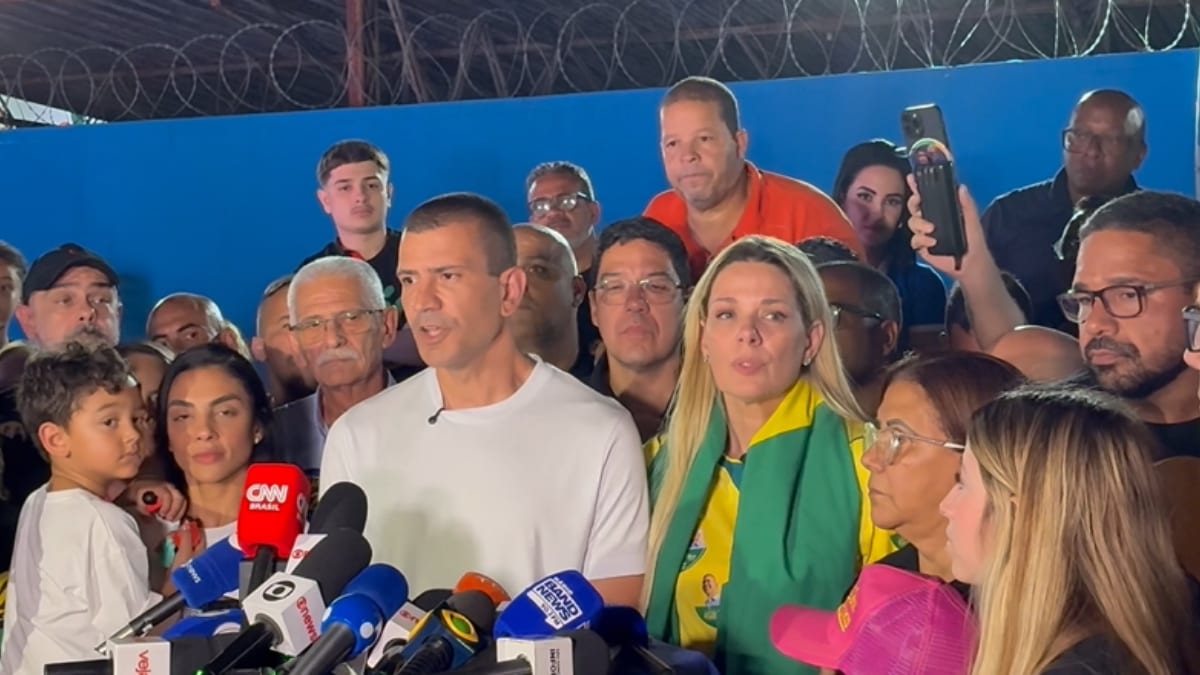 Douglas Ruas agradece apoio de Flávio Bolsonaro após 1º turno no RJ