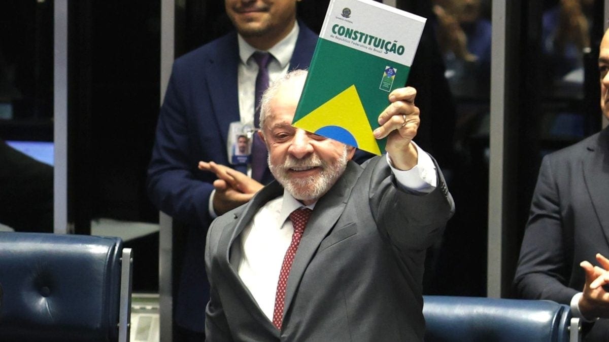 Leia a íntegra do discurso de Lula na promulgação do fim da 6 X 1