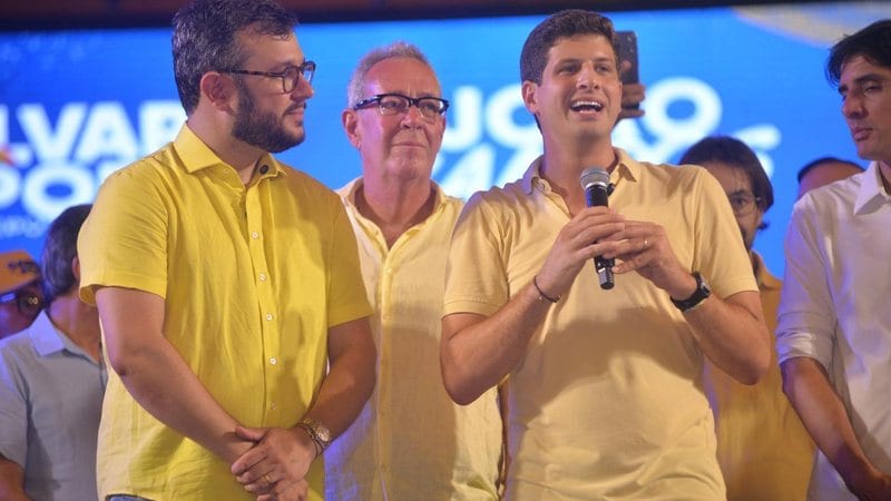 Cinco prefeitos e lideranças de 17 municípios rompem com Marília Arraes