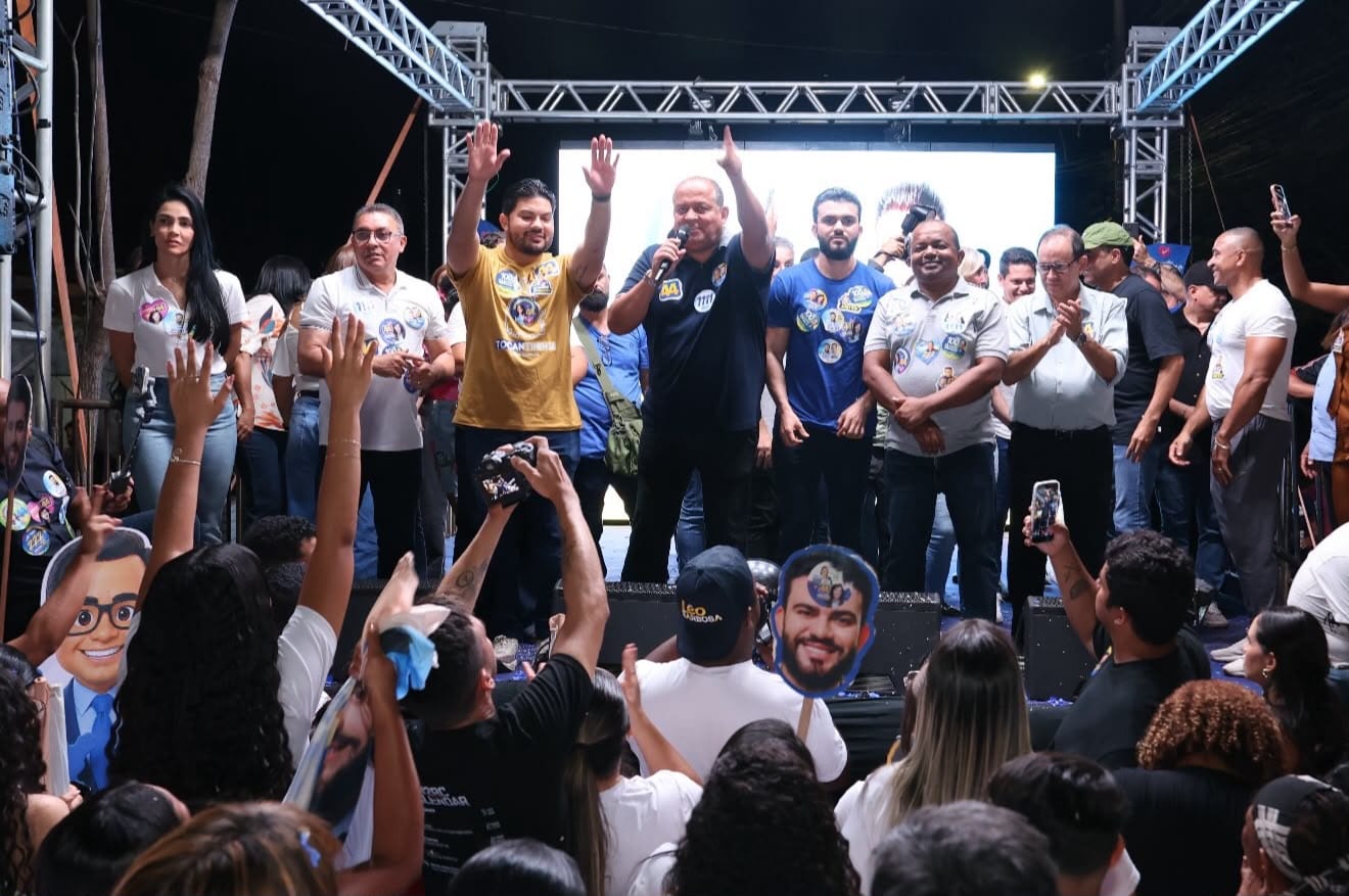 Eduardo Gomes participa de reunião em Aureny III, Palmas