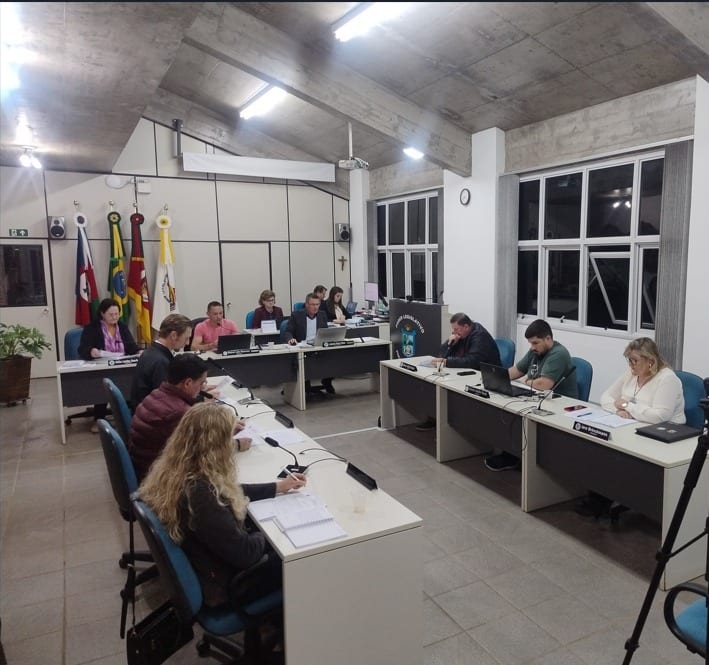 Câmara aprova contratação de nove servidores e crédito de R$320 mil