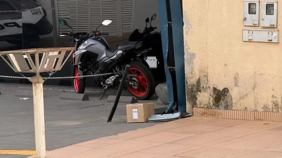 Caixa com granola mobiliza Esquadrão Antibombas do Bope em Senador Canedo