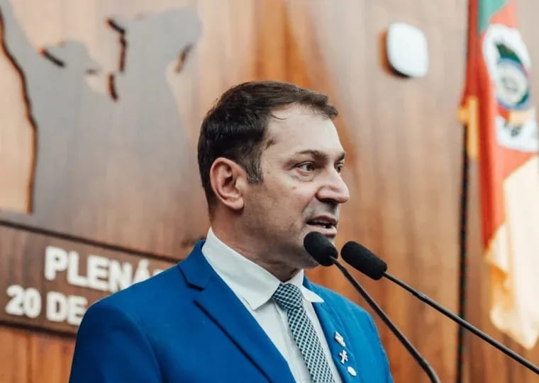 ✉️ Deputado gaúcho candidato à reeleição multado pelo Ibama, prédio na Gonçalo de Carvalho segue proibido e outras notíc