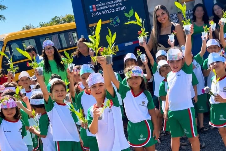 Prefeitura de Morrinhos leva crianças da rede municipal para visita ao Viveiro Beira Mato