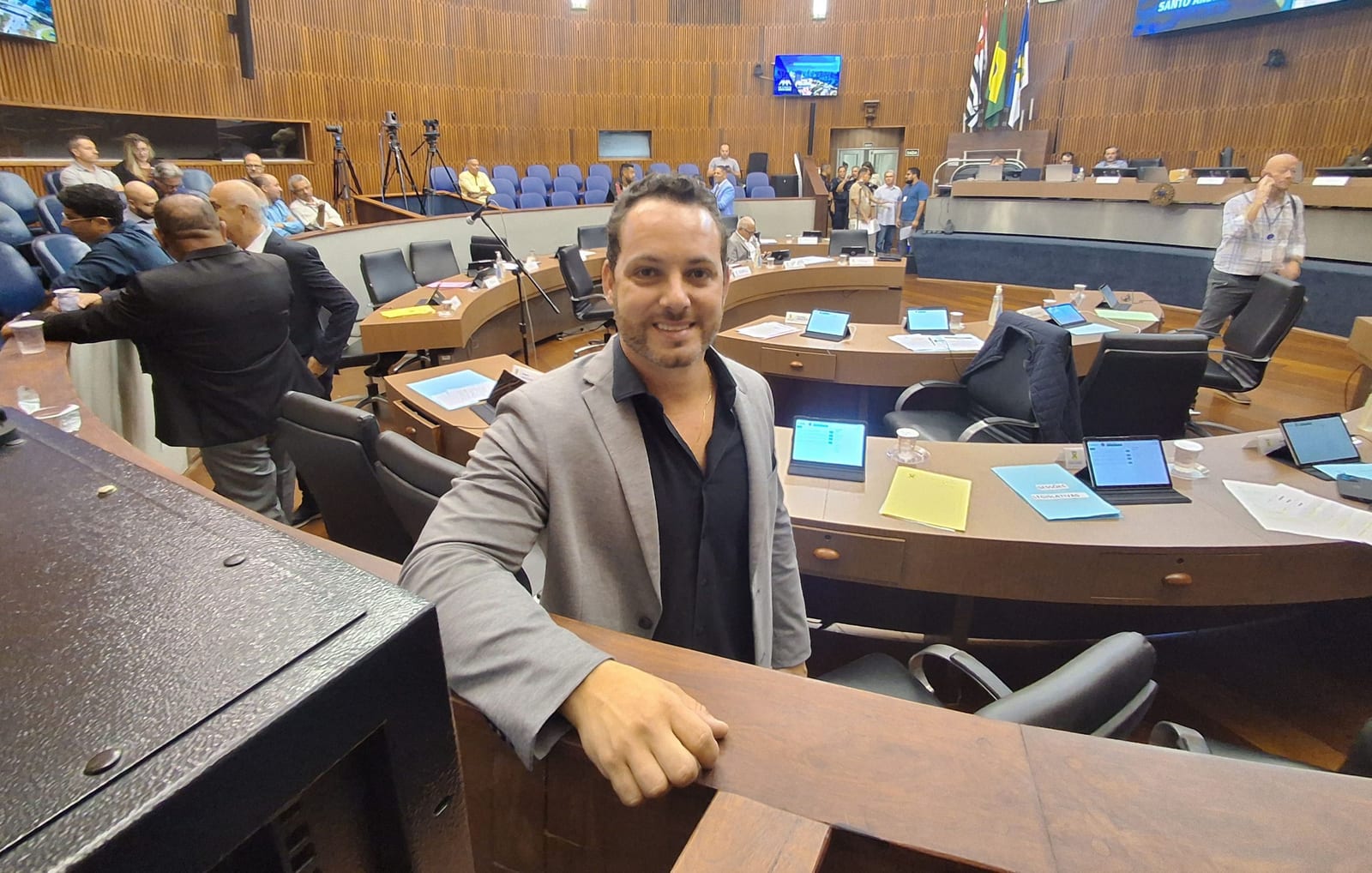 Lucas Zacarias celebra chegada do ‘Meu Bairro Novo’ a quatro bairros de Santo André