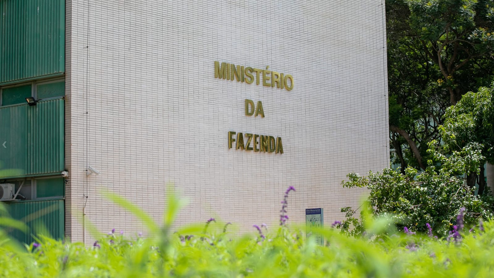 Fazenda recomenda manter imposto de 12% sobre exportação de petróleo bruto