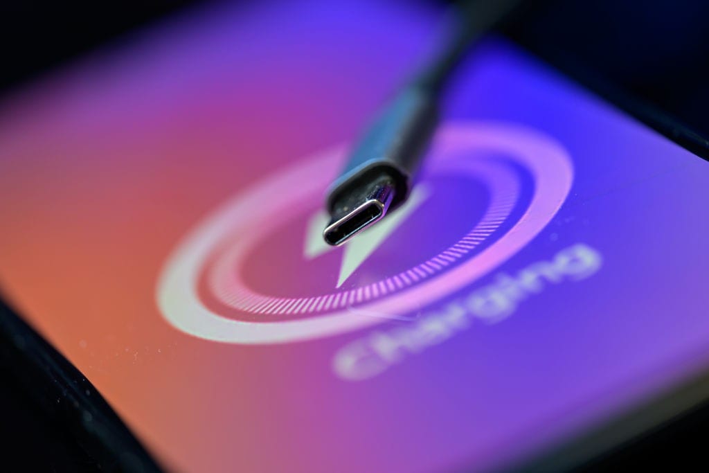 Você sabe carregar seu celular corretamente? Confira dicas para preservar a vida útil da bateria