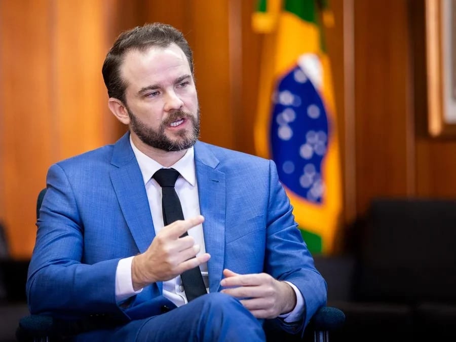 Ministro diz que Anatel derrubará mais de 10 mil sites de apostas em horas