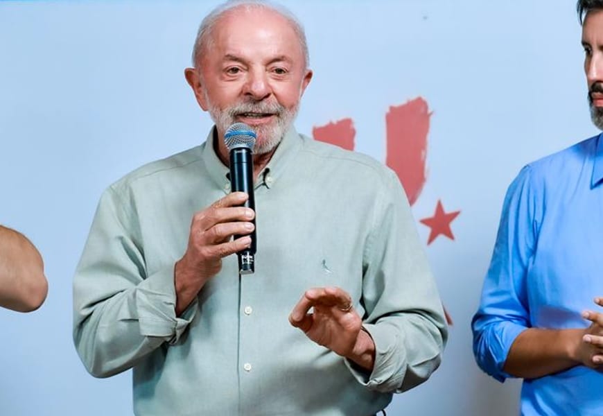 “Quando o Senado começar a votar o fim da escala 6×1, as máscaras começarão a cair”, diz Lula sobre Flávio
