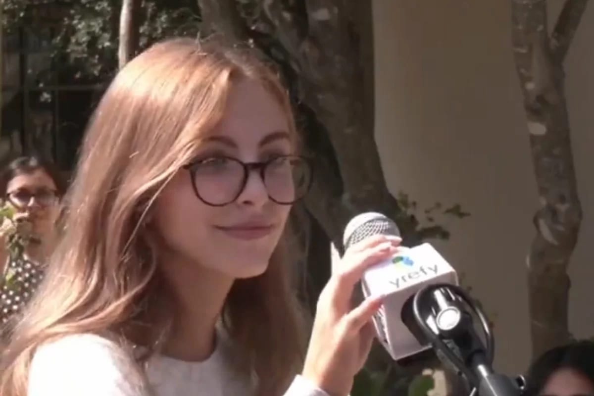 EUA: estudante filha de brasileira recita poema que ironiza morte de Kirk