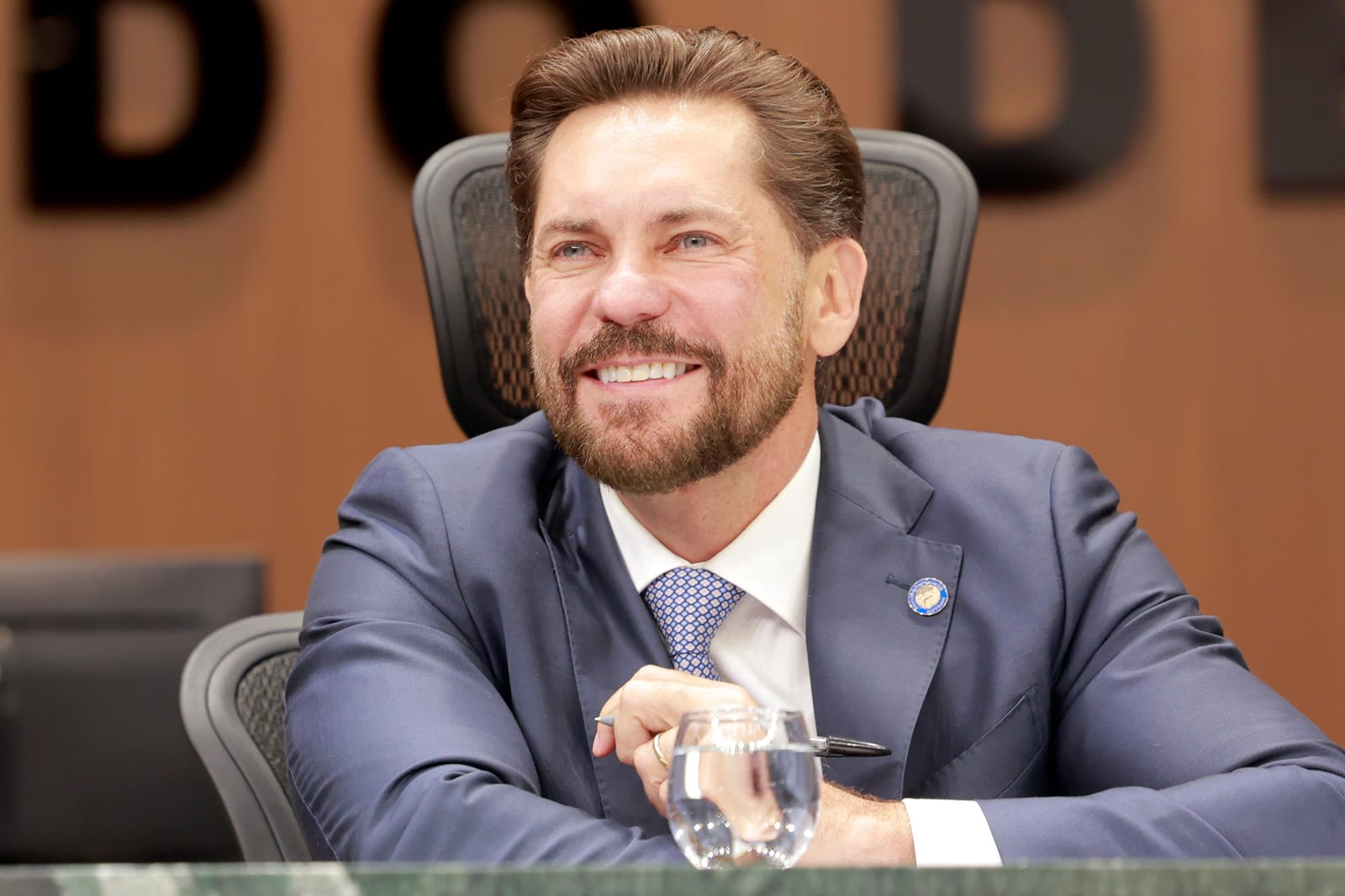 Bruno Peixoto muda viagem e assume Governo de Goiás; entenda o que aconteceu