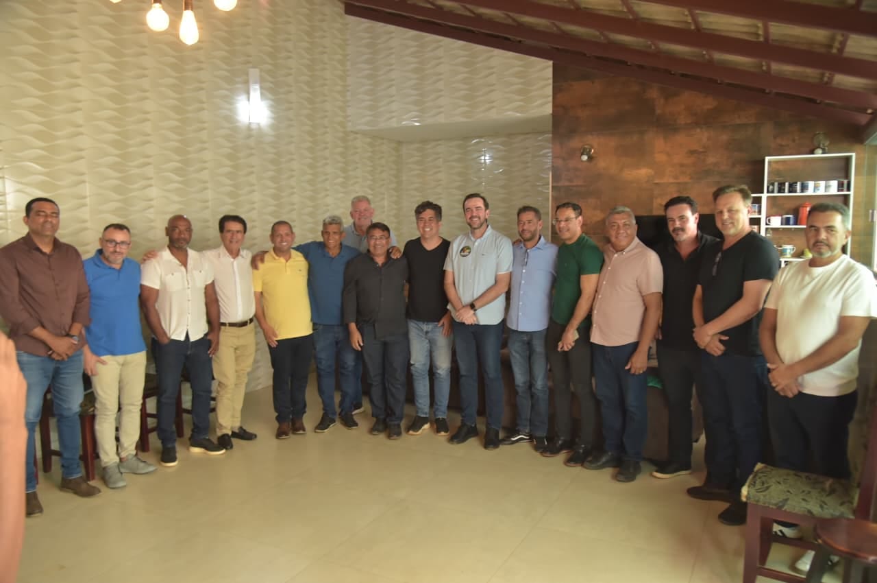 Quase 800 vereadores em Goiás apoiam Gustavo Mendanha ao Senado