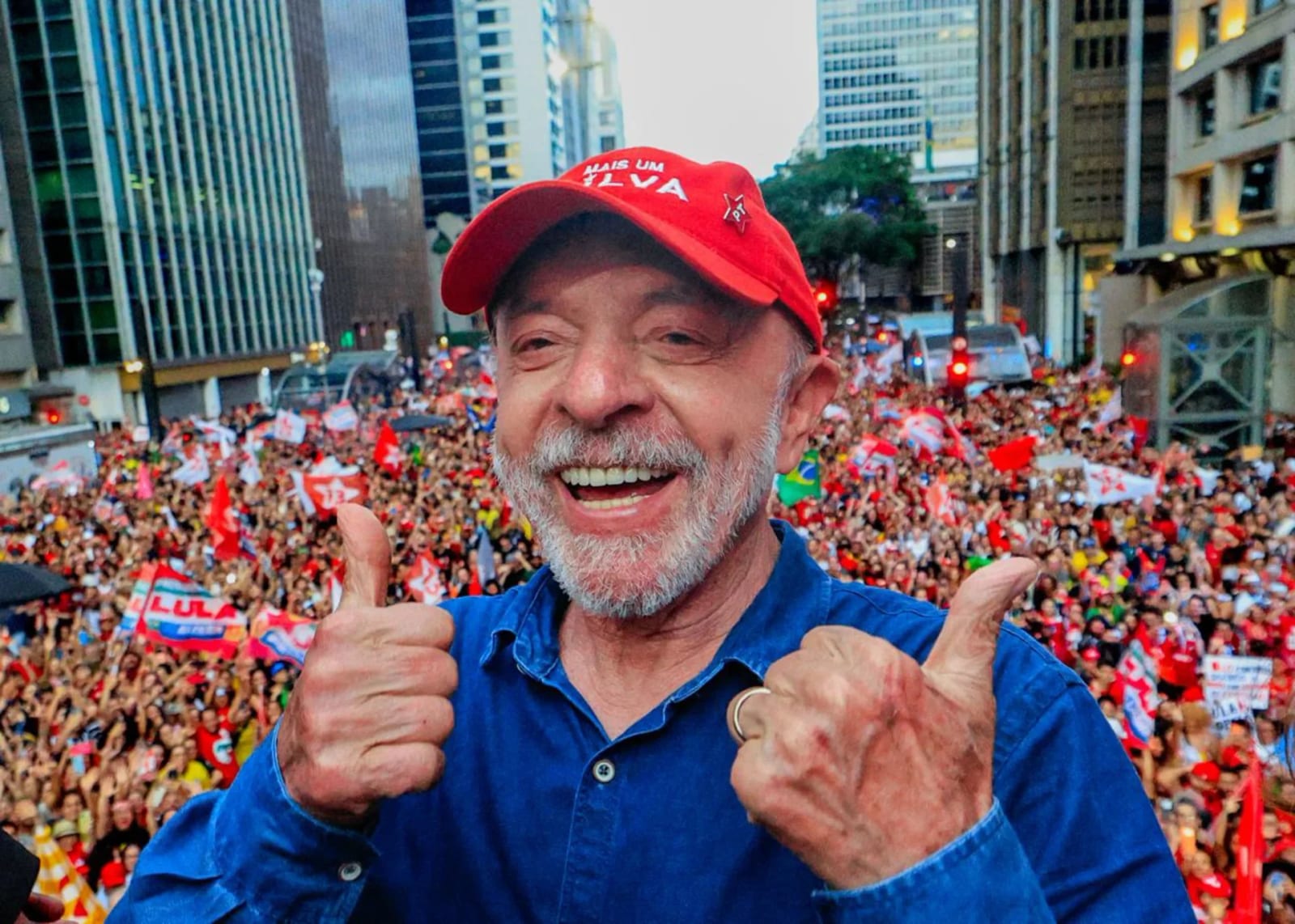 Contra todas as evidências em contrário, a alegria