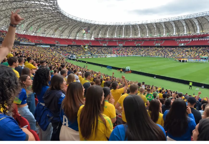 Torcida canta “Olê Lula” no Beira-Rio durante Brasil x Argentina