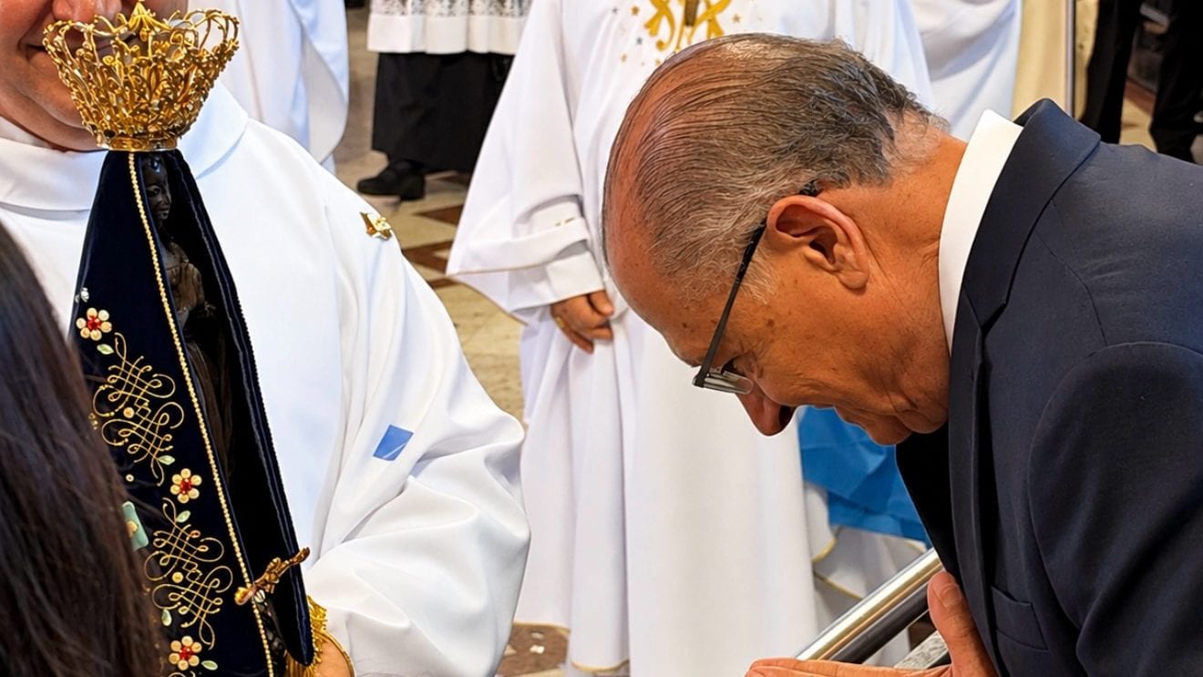 Alckmin visita Aparecida e anuncia ciclovia e calçada para romeiros na Dutra; obras incluem faixas extras entre SJC e Ap