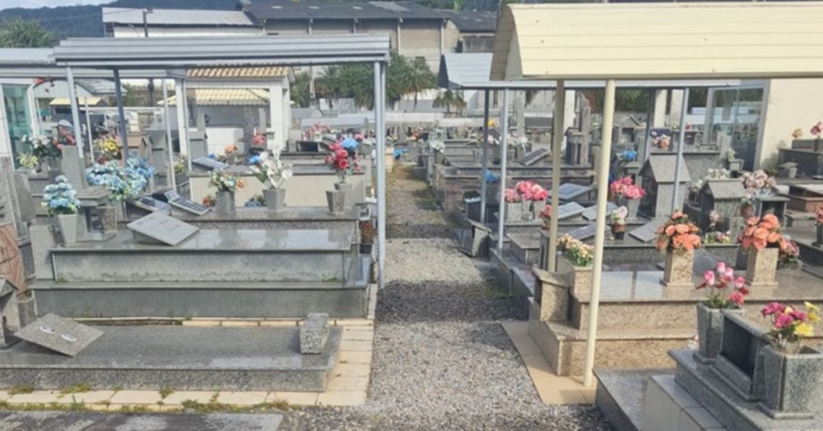 Palhoça prepara cemitérios para o Dia de Finados com limpeza e manutenção