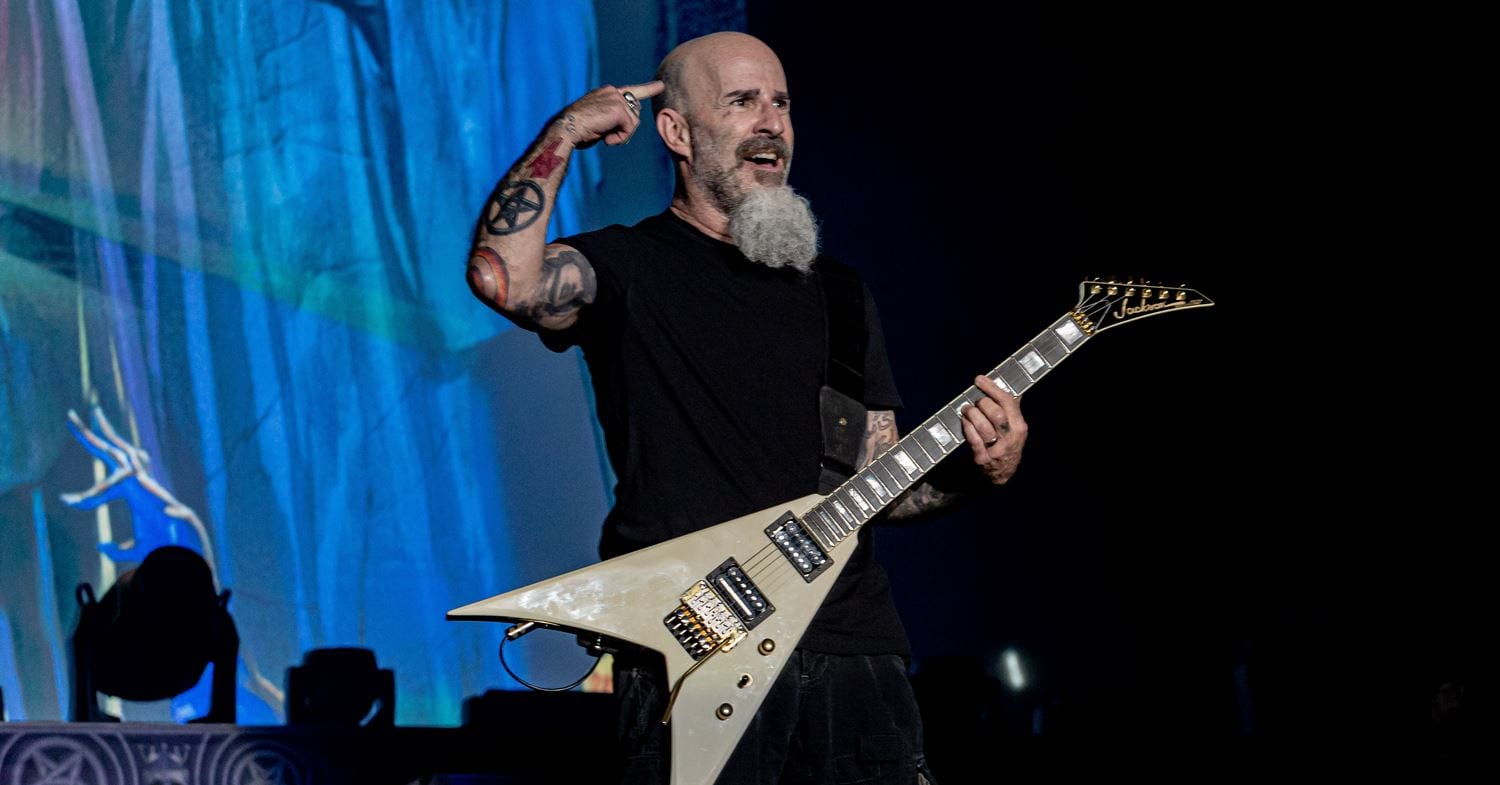 Scott Ian garante não ser de esquerda: “sou de centro”