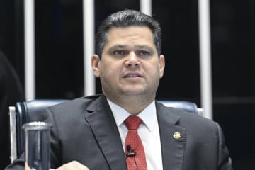 Senado inicia na terça-feira discussão da PEC que prevê fim da escala 6x1