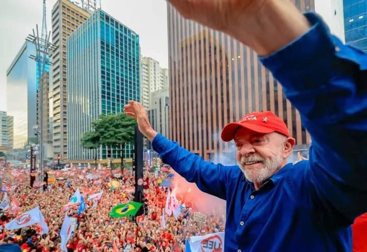 Lula supera Flávio Bolsonaro em São Borja e reverte resultado do primeiro turno, aponta SB News