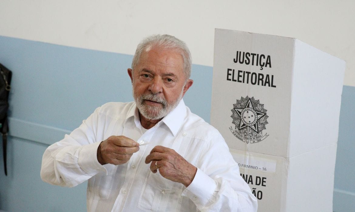 Lula tem 3.192 votos em Carambeí no primeiro turno das eleições