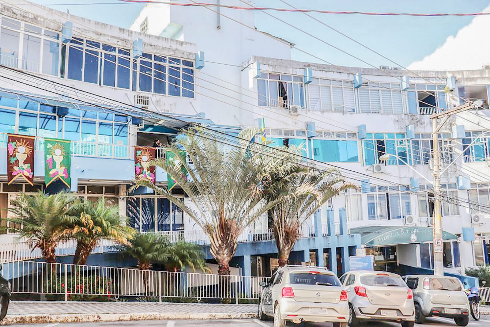 Prefeitura de Aparecida abre concurso com 21 cargos e salários até R$ 6,9 mil