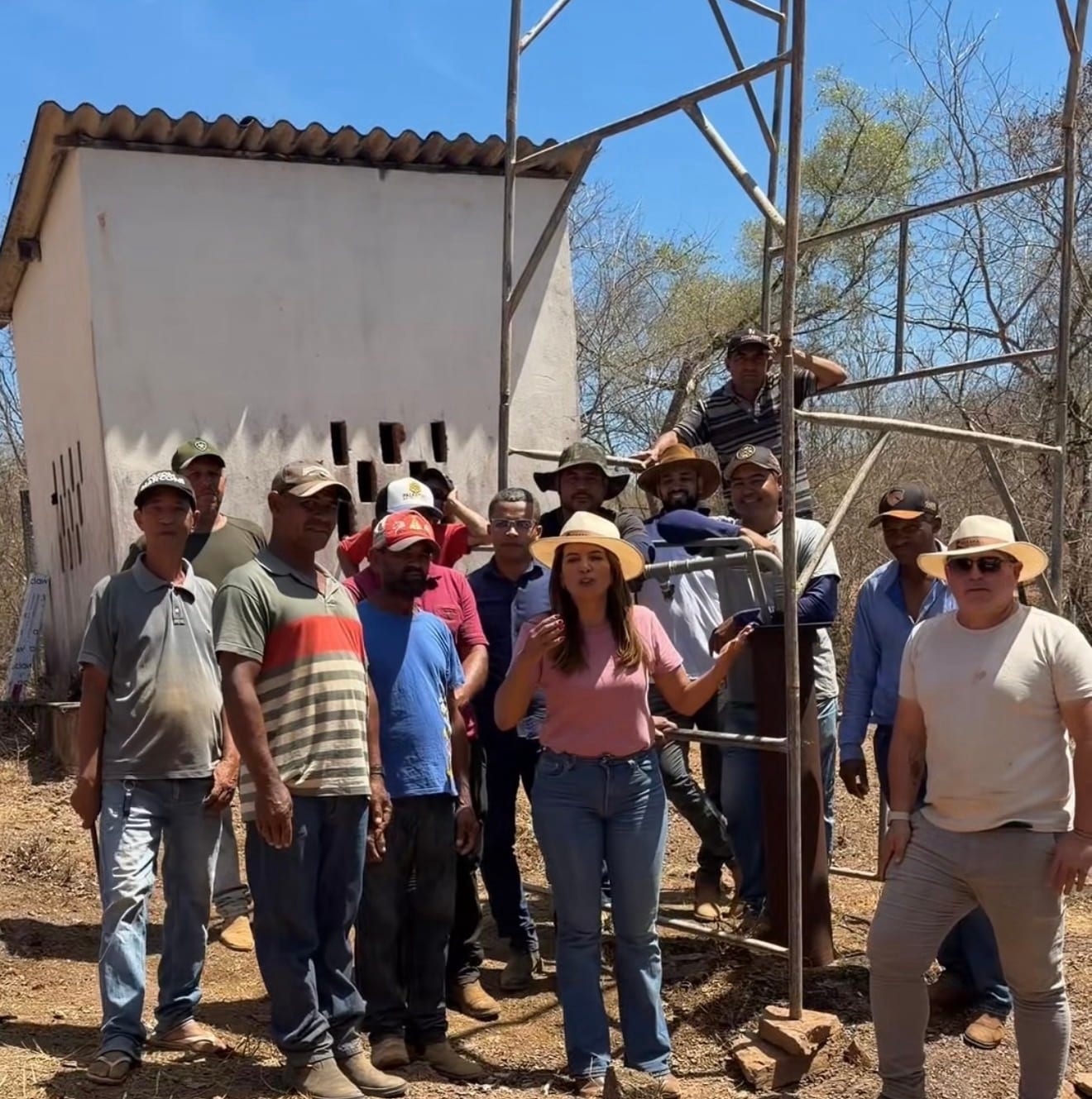 Isteiner Abreu leva água à Comunidade Jabuti, em Divinópolis de Goiás