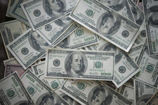 Após Payroll, mercado de trabalho americano surpreende com 162 mil novas vagas