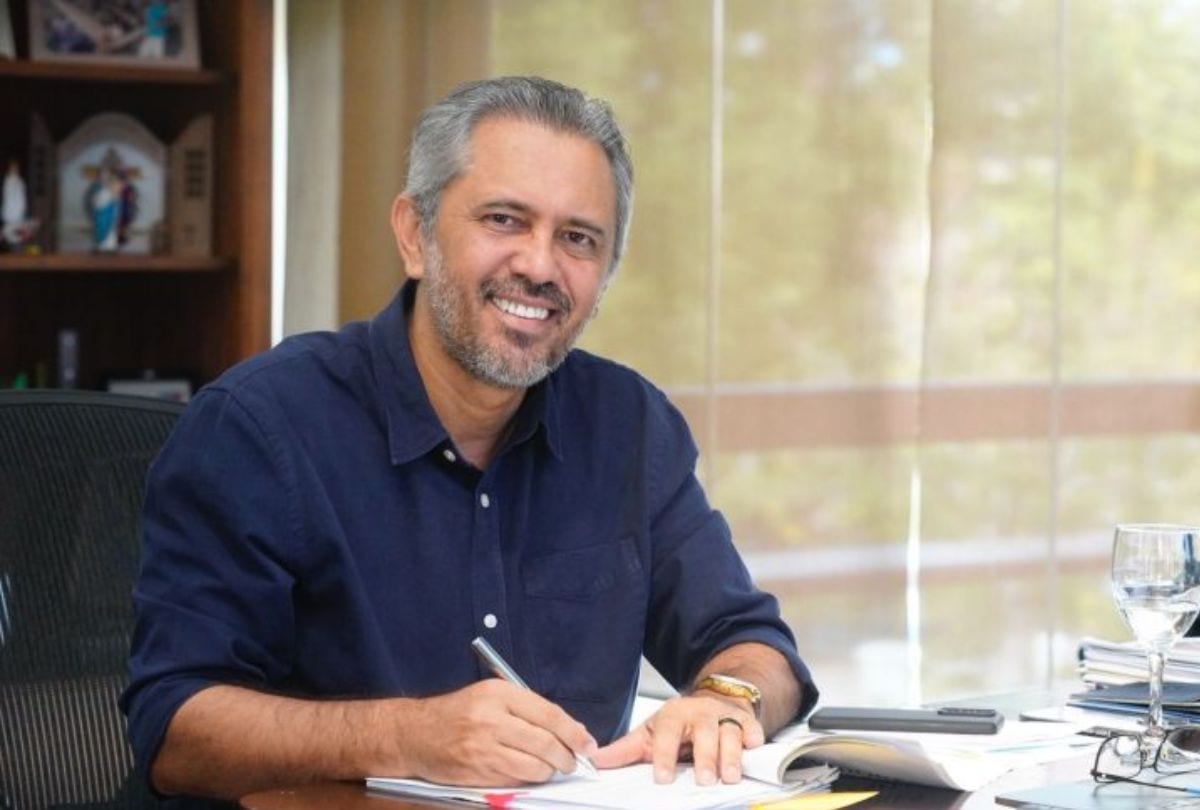 Elmano de Freitas (PT) reeleito governador do Ceará no 1º turno