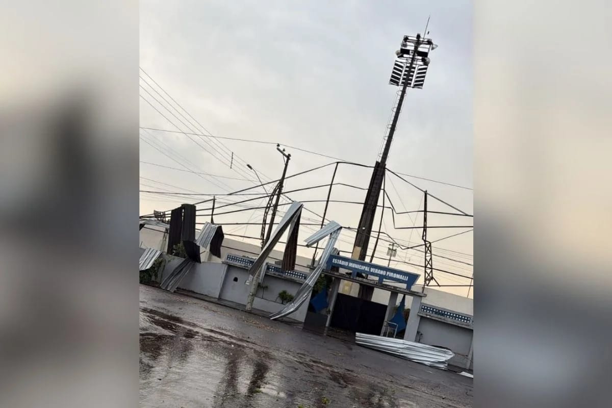 Chuva e ventania deixam desalojados e causam estragos no interior de SP