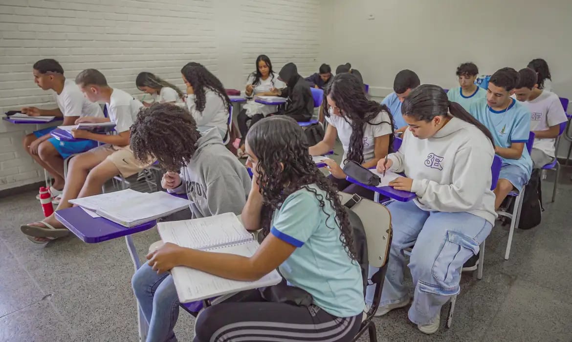 EDUCAÇÃO. Estudantes de escolas públicas do Brasil querem ensino e aprendizagem ainda melhores